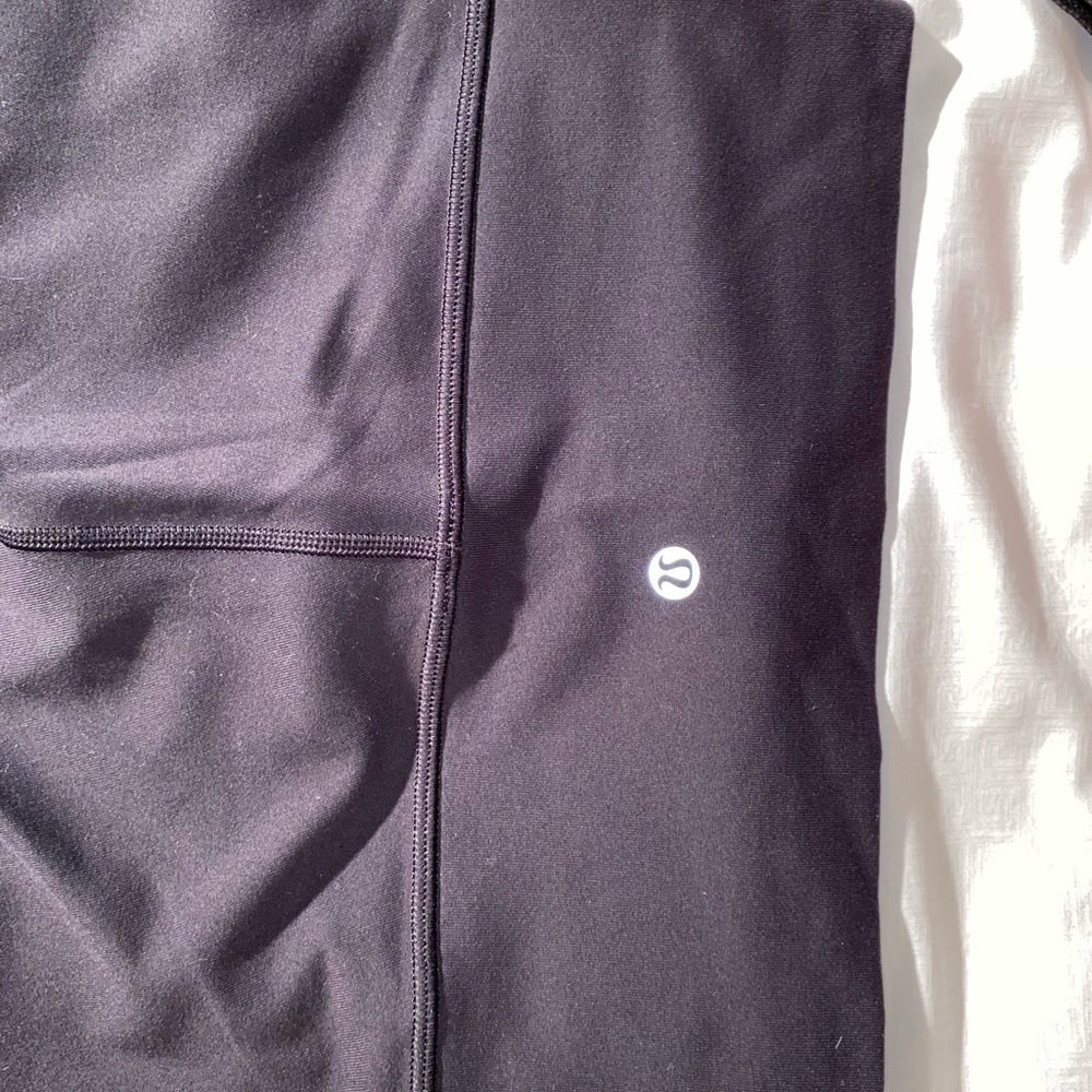 Lululemon Wunder Under Tech Mesh. Sz 6 - Picture 8 of 8